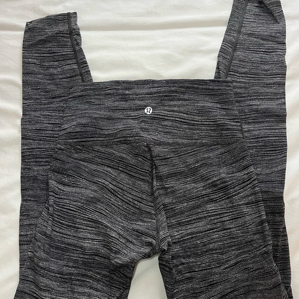 Lululemon Leggings Size 4 Black/Gray